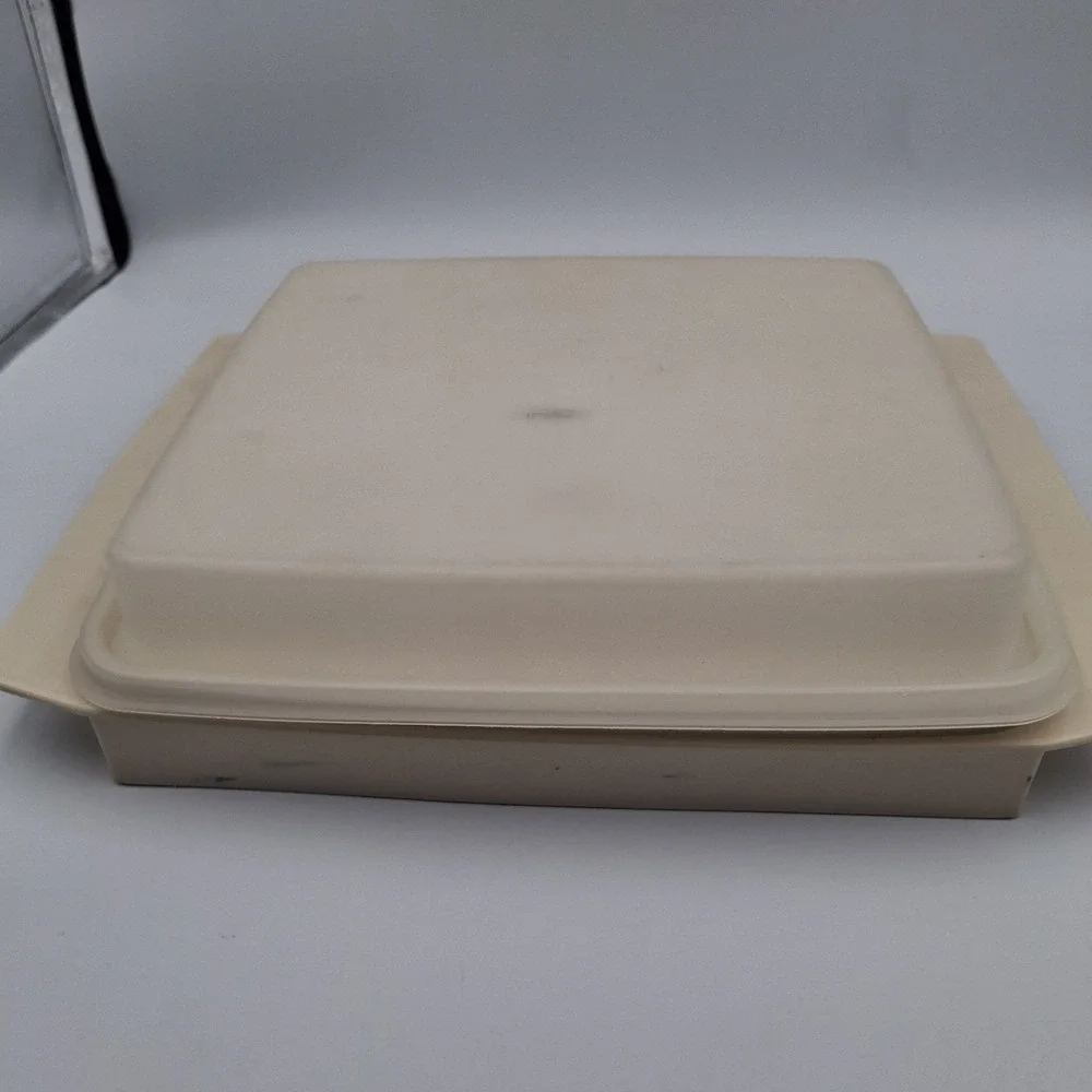 Vintage Tupperware Deviled Egg Keeper Carrier Tray Container Harvest Gold 723-3‎